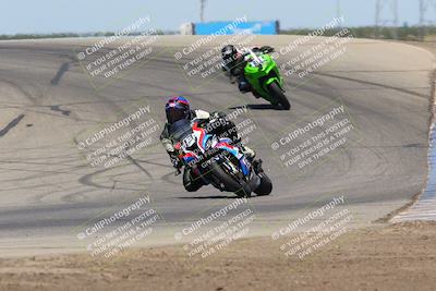 media/Jul-22-2022-TrackDaz (Fri) [[ca4971259a]]/Club Racers/2pm (Outside Grapevine)/